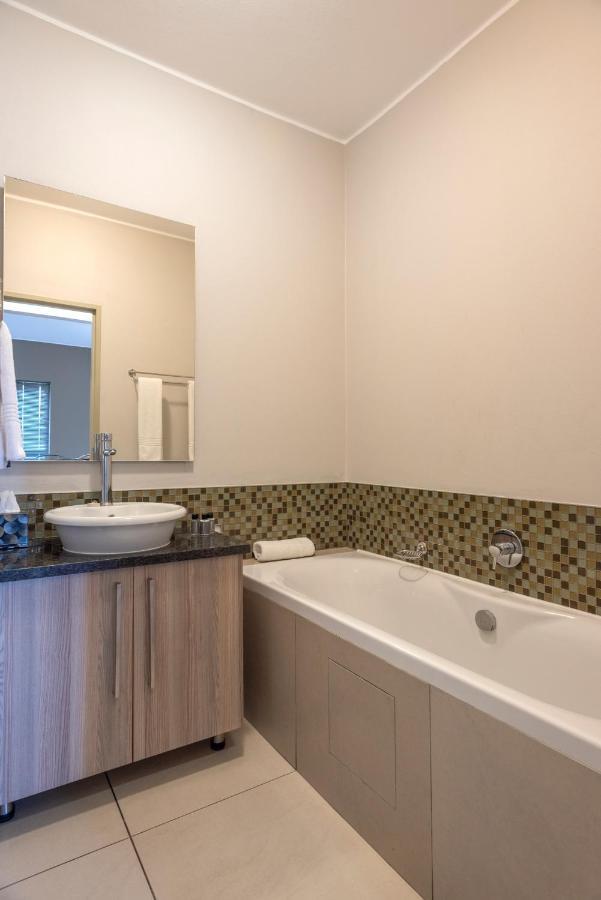 Cag The Atrium Rivonia Aparthotel Йоханесбург Екстериор снимка