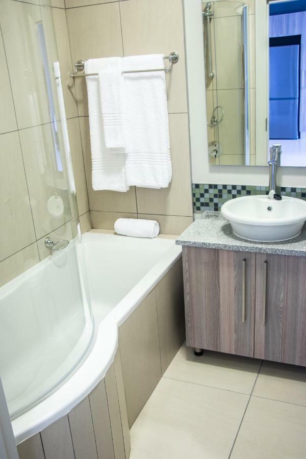 Cag The Atrium Rivonia Aparthotel Йоханесбург Екстериор снимка